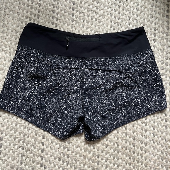Lululemon Speed Up Mid Rise Shorts 4” Mini Splatter White Black - Picture 1 of 3